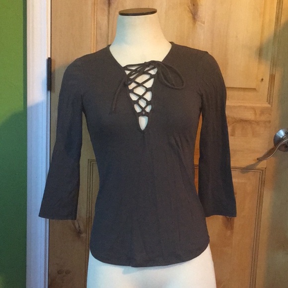 UO PROJECT SOCIAL T Gray Tie-Frt 3/4-Slv Top EUC M - Picture 5 of 6